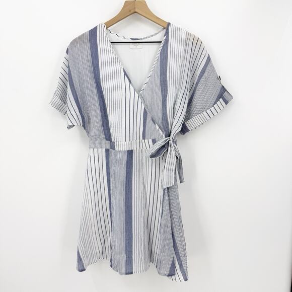 Sienna Sky Dresses & Skirts - Sienna Sky Wrap Summer Dress M Women's Striped Coastal Resort Wear Casual Beachy